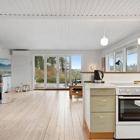 Arho - 75m From The Sea By Interhome Semesterbostad *